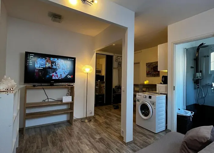 Cozy 1-Bdroom Apartment In The Centre, Free Parking