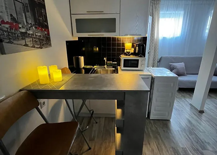 Cozy 1-Bdroom Apartment In The Centre, Free Parking