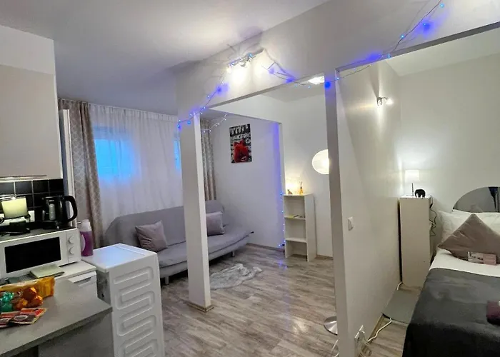 Cozy 1-Bdroom Apartment In The Centre, Free Parking