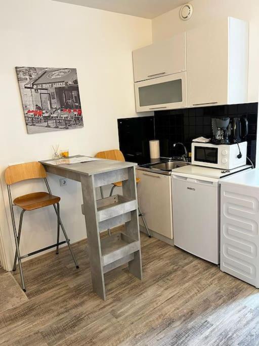 Cozy 1-bdroom In The Centre, Free Parking
