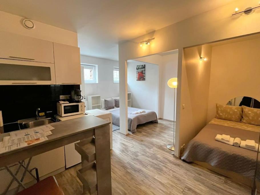 Leilighet Cozy 1-bdroom In The Centre, Free Parking *