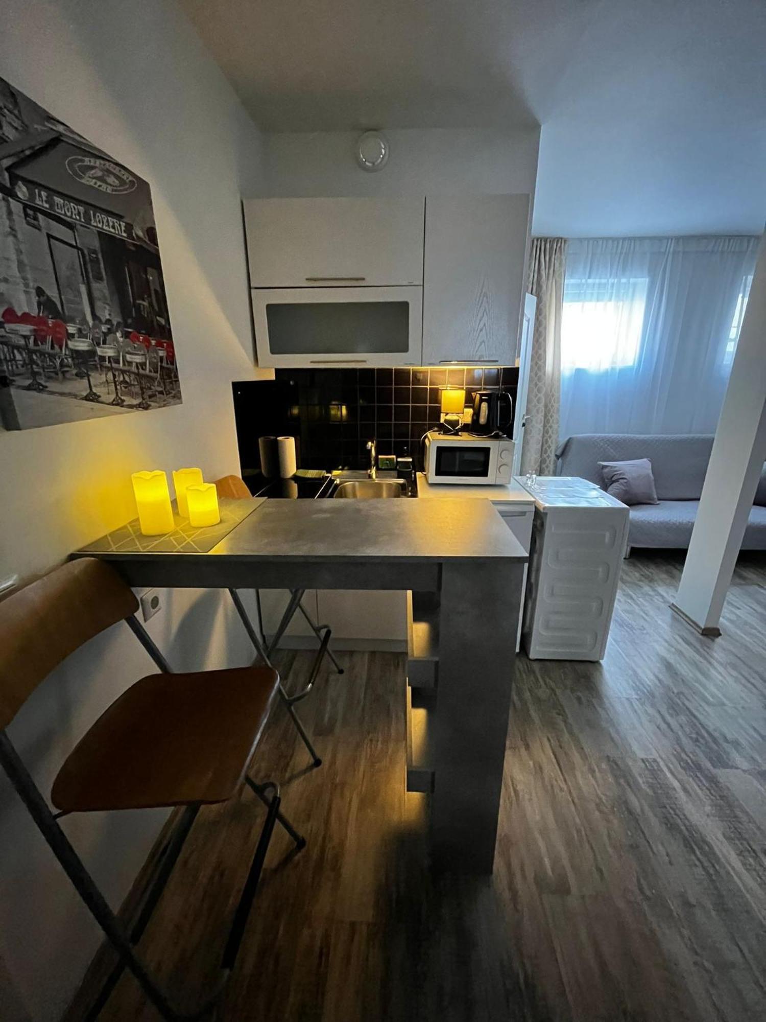 Leilighet Cozy 1-bdroom In The Centre, Free Parking *