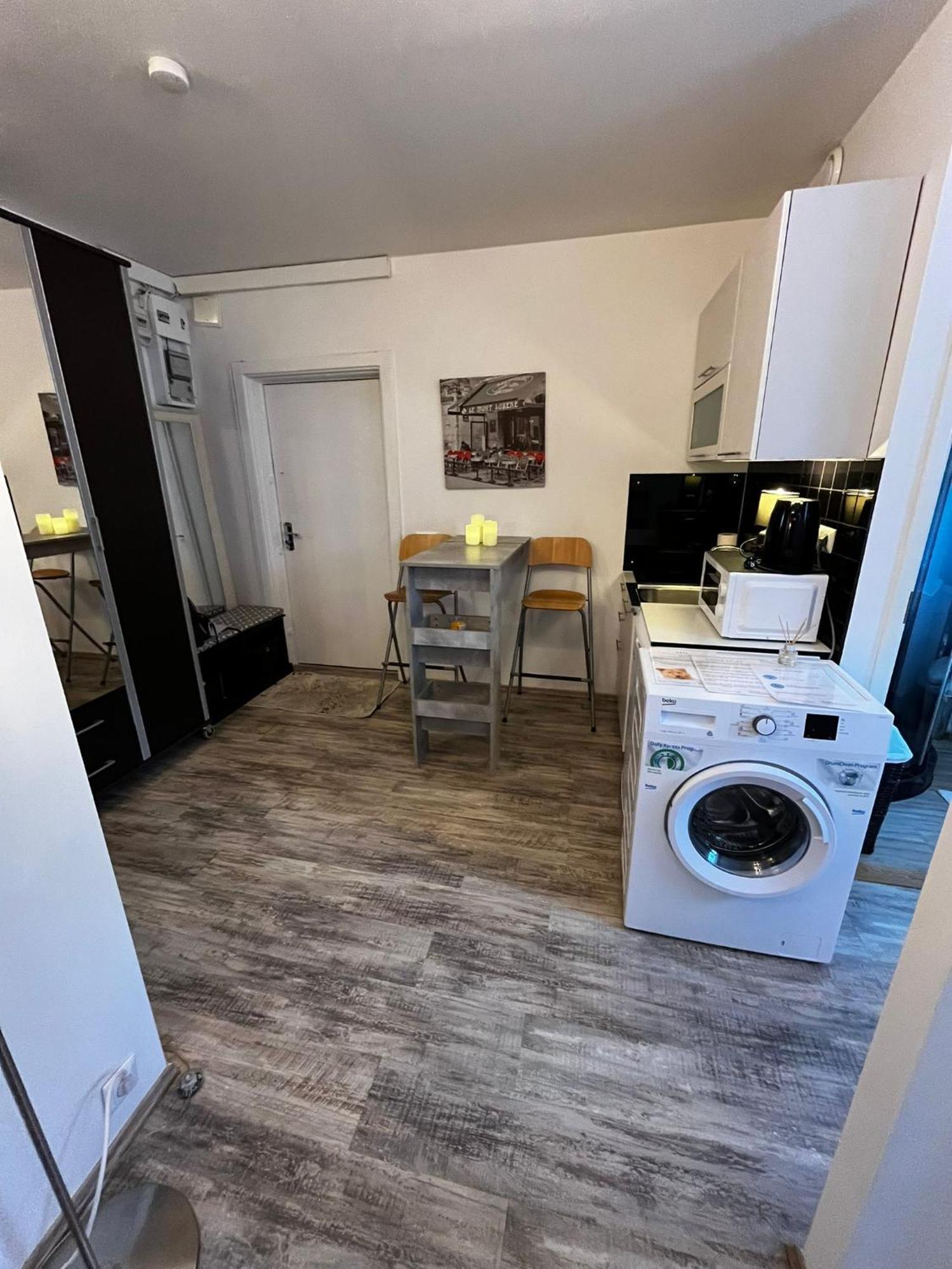 Leilighet Cozy 1-bdroom In The Centre, Free Parking