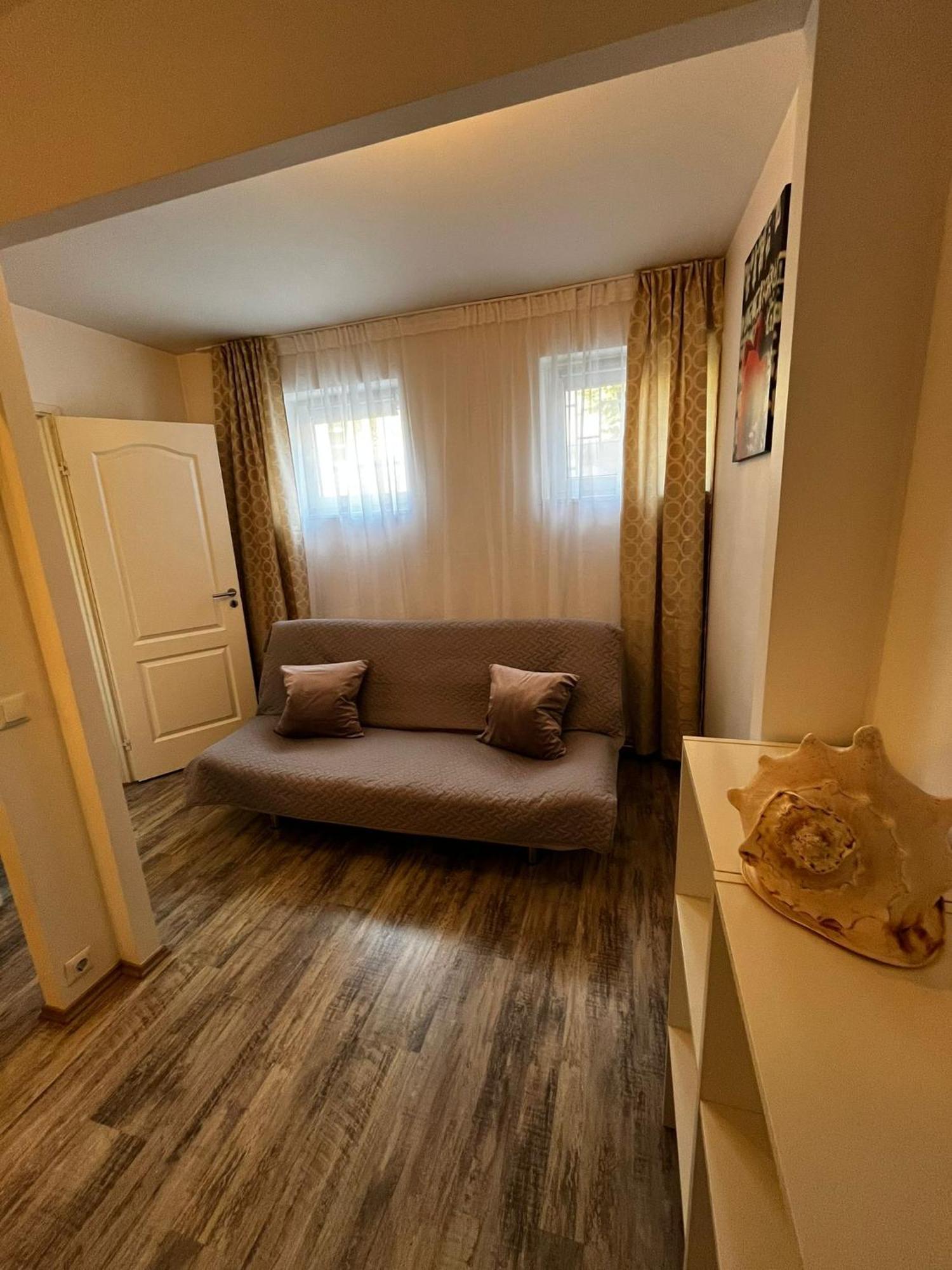 Cozy 1-bdroom In The Centre, Free Parking Leilighet *